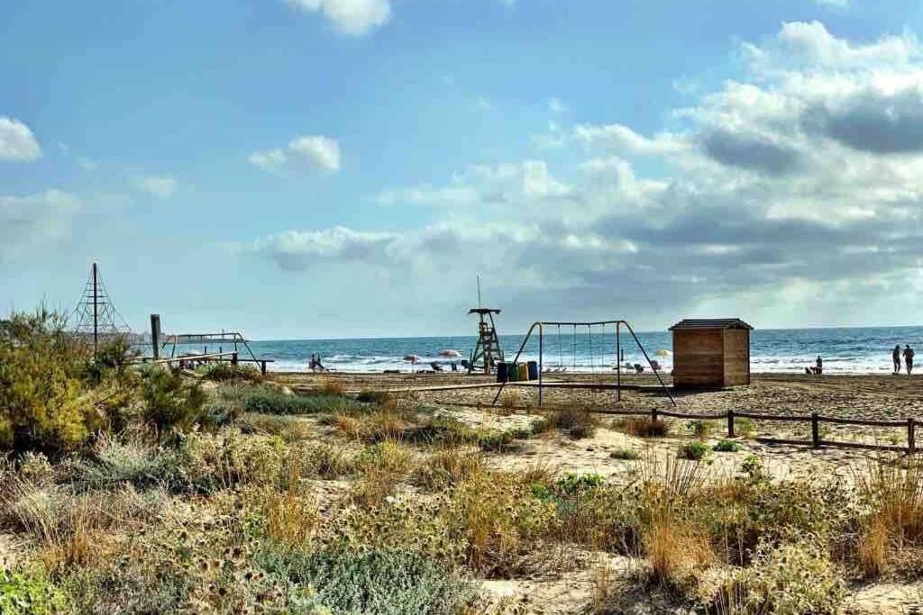 Neu Renoviertes Strandappartment Mit Meerblick Alcossebre Exterior foto